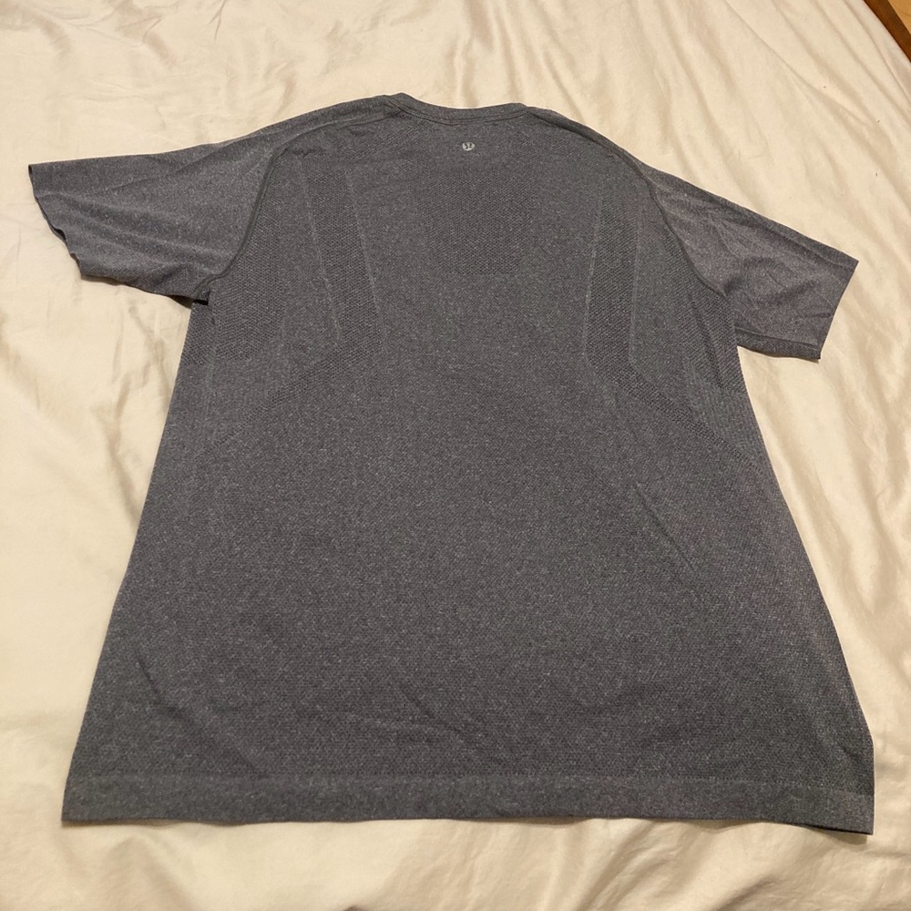 Lululemon Athletica Gray Short Sleeve Tee